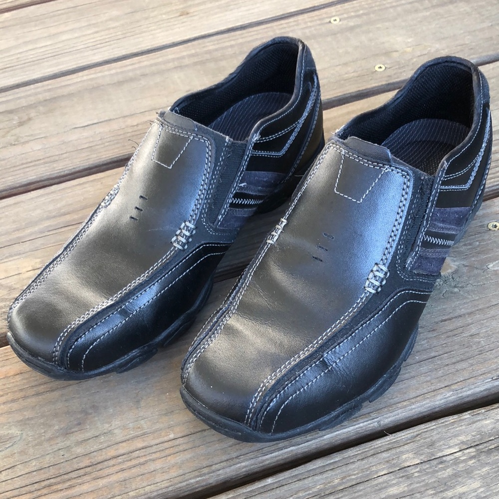 10 Skechers Men’s Black Leather Shoes Loafers Slip On Driving Casual Everyday - Picture 4 of 11